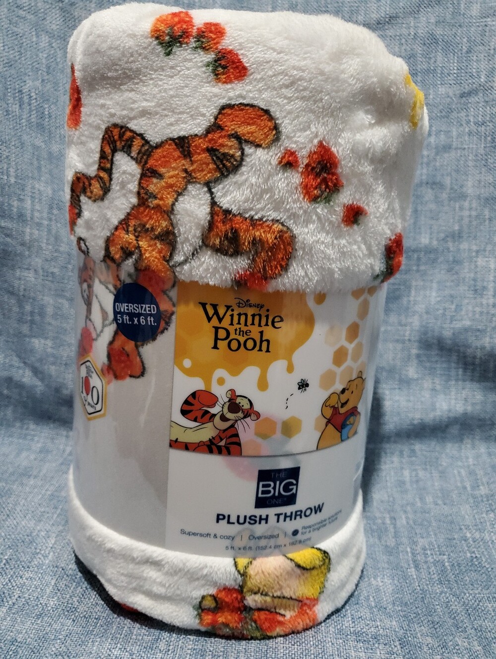 Winnie The Pooh Oversize Strawberry Plush Blanket